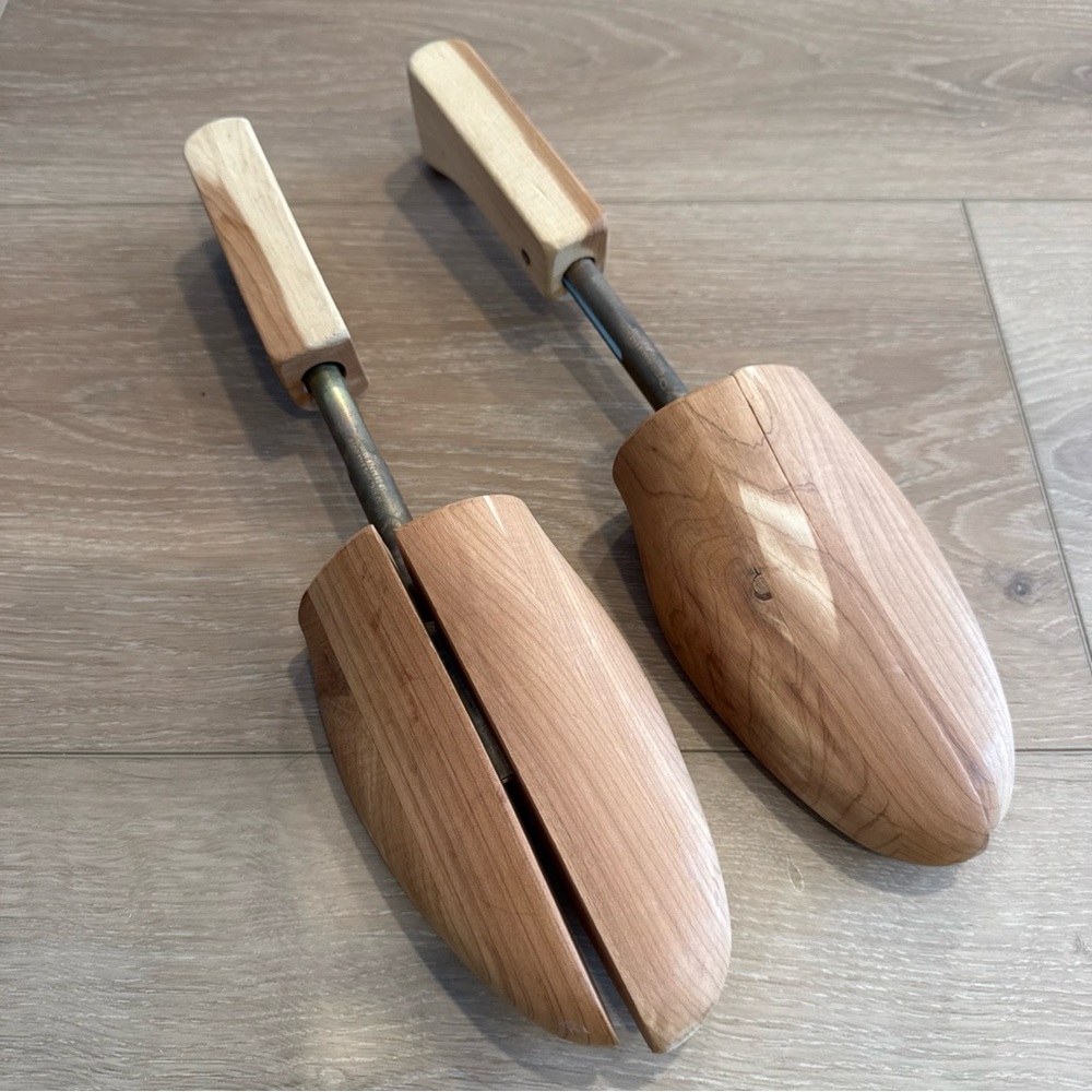 Thom McAn Cedar Wood L Shoe Keepers Shapers Stretchers by Rochester Shoe Tree Co - Picture 2 of 8